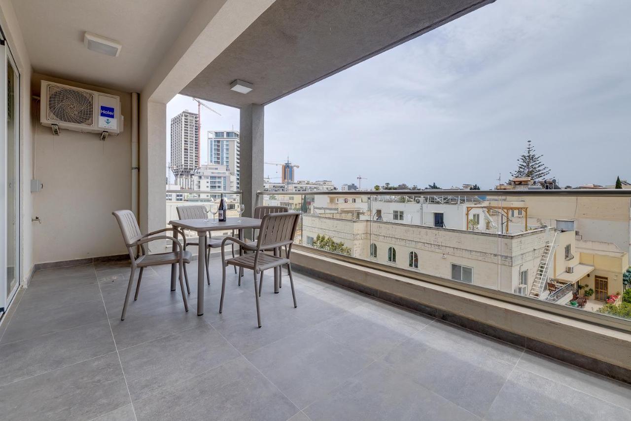 Splendid 2Br Apartment, Steps To St Georges Bay Saint Julian's ภายนอก รูปภาพ
